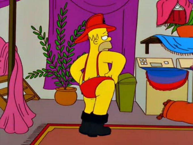 Homero Simpson vestido de bombero
