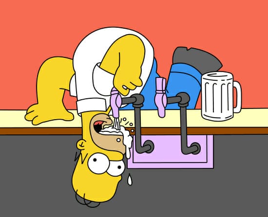 Homero Simpson bebiendo agua