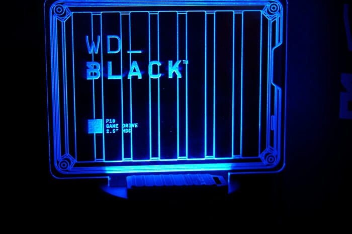 WD Black C50, con lámpara azul